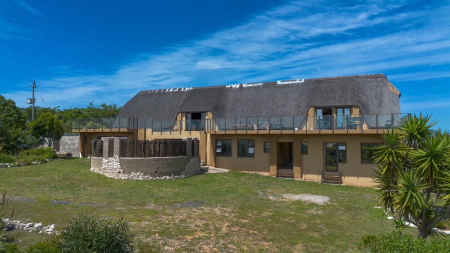 6 Bedroom Property for Sale in Stilbaai Oos Western Cape